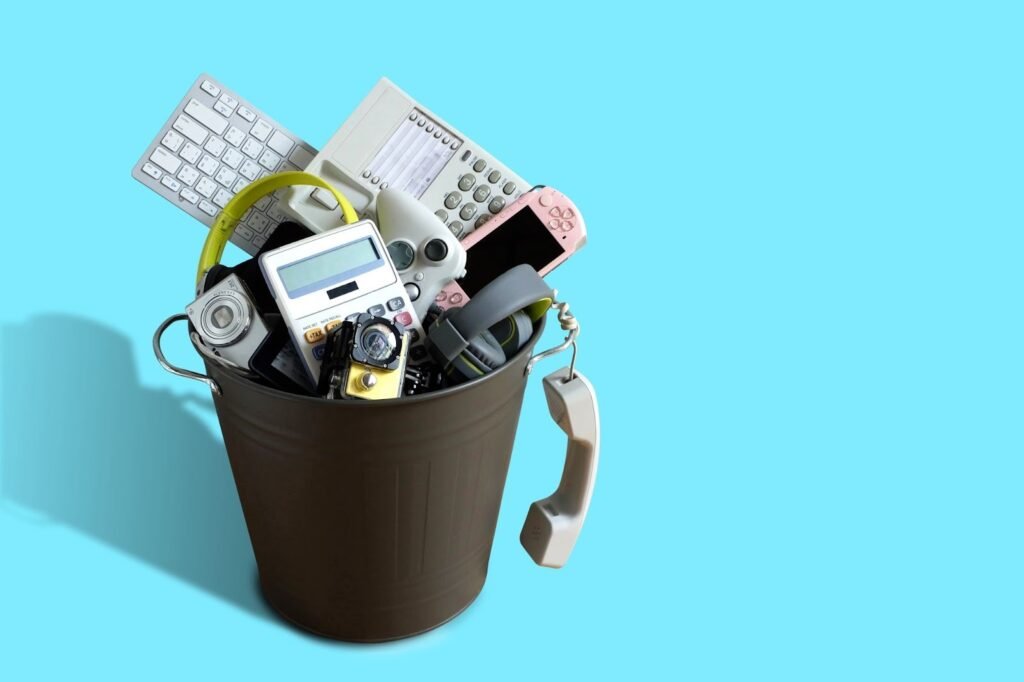 HOW E-WASTE RECYCLING REDUCES ENVIRONMENTAL IMPACT AND CREATES JOBS