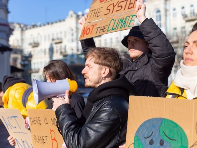 HOW STOCKHOLM CONVENTION PERSISTENT ORGANIC POLLUTANTS POLICY EFFECTS REDUCE TOXIC EXPOSURE